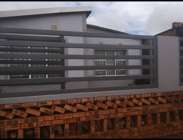 2 BEDROOM HOUSE FOR SALE IN KATLEHONG SOUTH